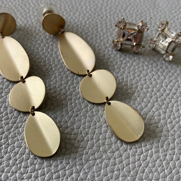 Two sets of pierced earrings gold long brushed and stone earrings. - Picture 1 of 4